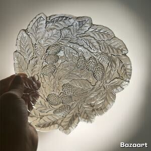 Vintage-Clear Triangular Indiana Glass Raised Loganberry Leaf Candy Dish READ